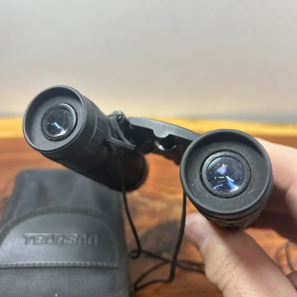 Bushnell 8X21 Black Binoculars 378FT AT 1000 YDS Camo 8 x 21 W/Case - Picture 5 of 9